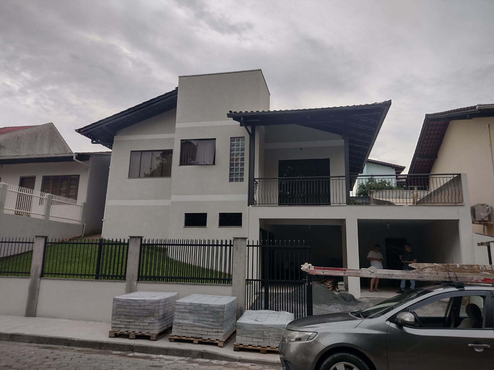 Pintura de parede com rolo e acabamento profissional em Brusque